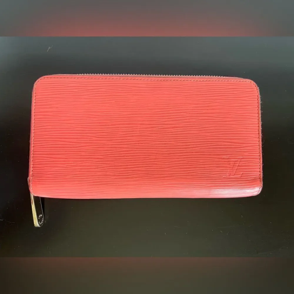 AUTH LOUIS VUITTON EPI WALLET- RARE COLOR!!!!!